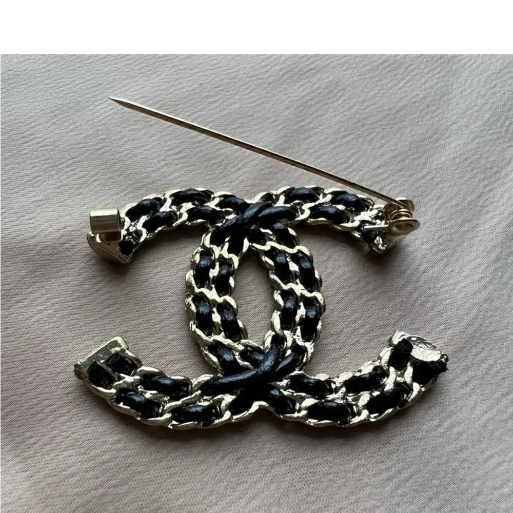 Classic   Black Brooch